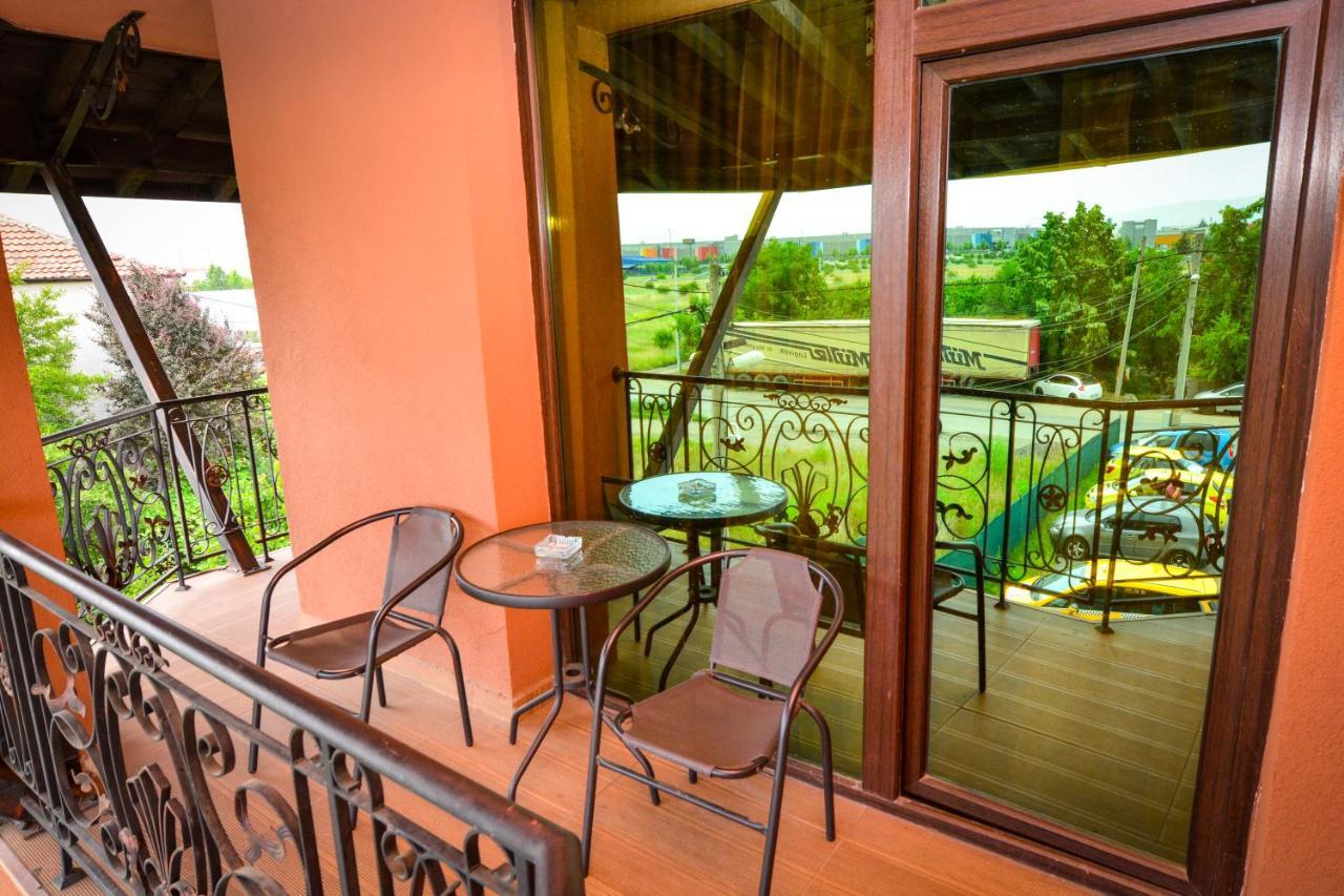 Guest House Vrazhdebna Sofia Exterior photo