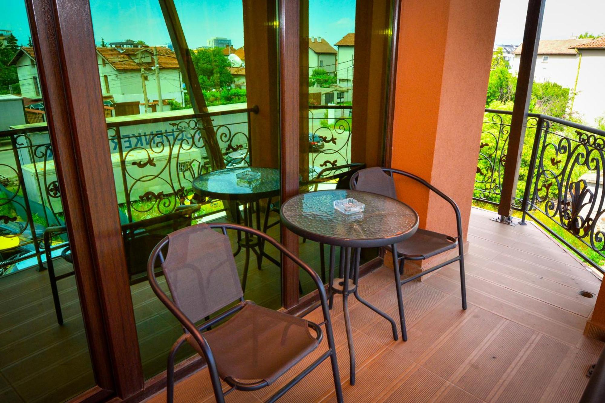 Guest House Vrazhdebna Sofia Exterior photo